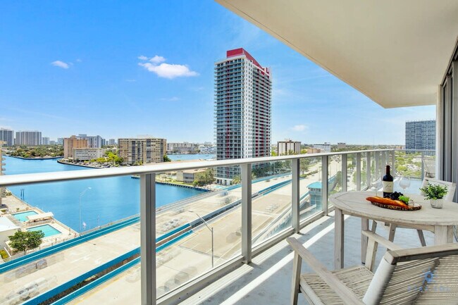 Building Photo - 4010 S Ocean Dr