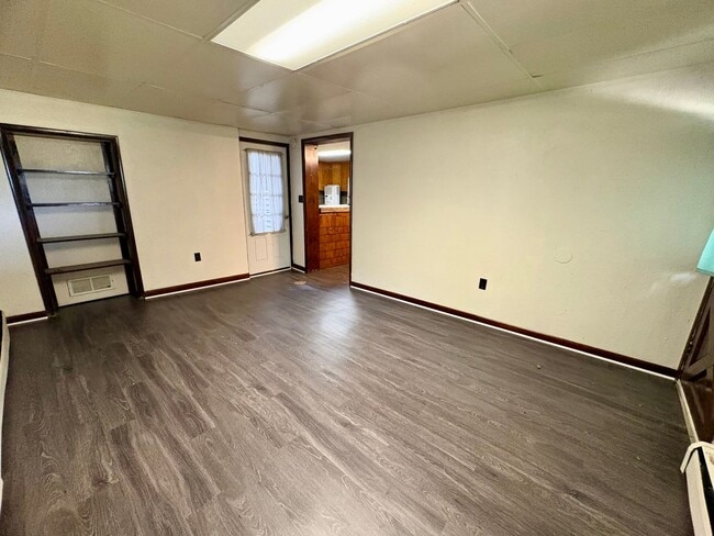 Building Photo - 3630 Colebrook Rd