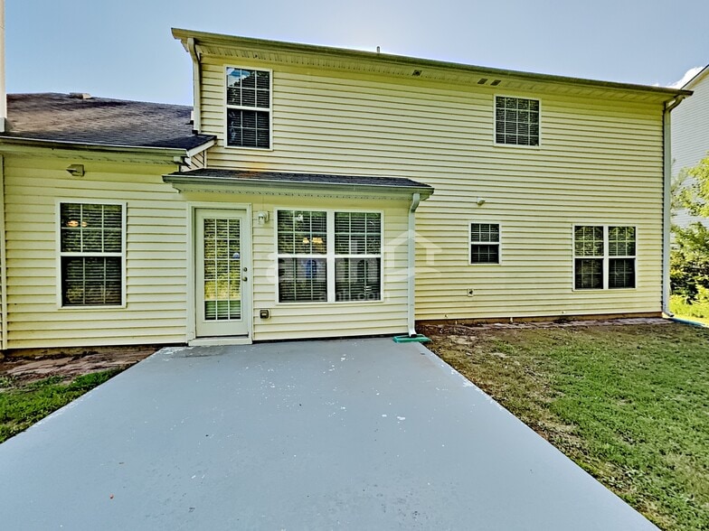 Building Photo - 1307 River Club Dr NE