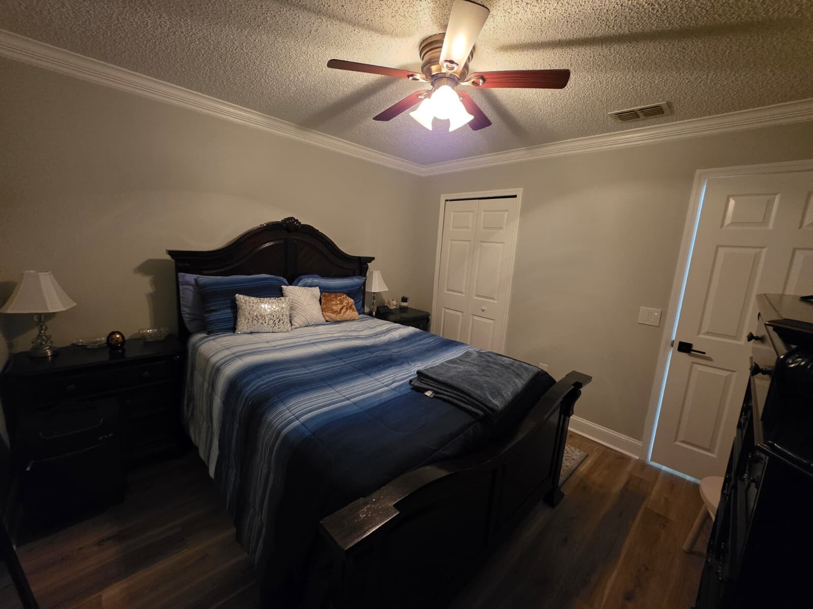 Building Photo - 2430 Canopy Dr