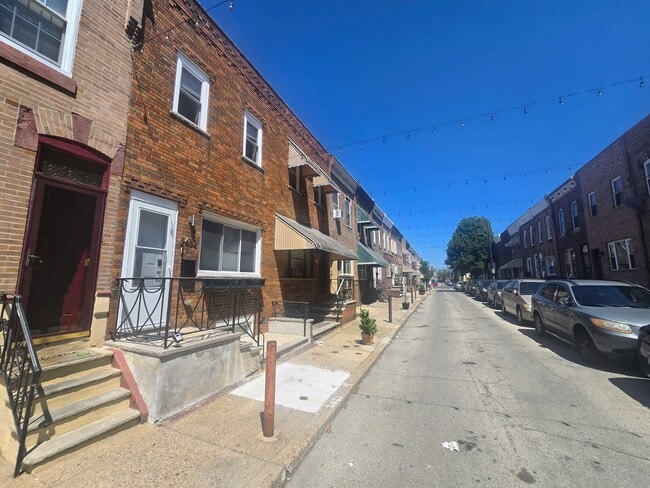 Building Photo - 2432 S Hutchinson St