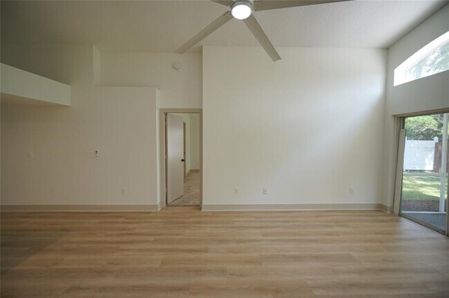 Building Photo - 1714 Staysail Dr