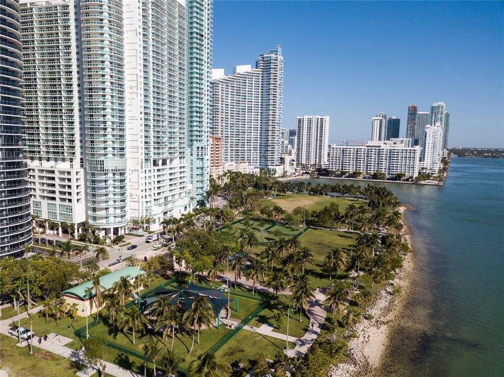 Building Photo - 1800 N Bayshore Dr