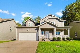 Building Photo - Pet Friendly Four Bedroom!