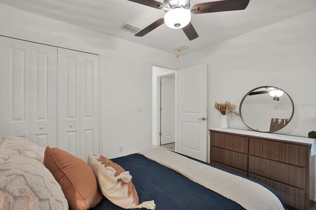 Building Photo - 5538 Blue Azure Dr