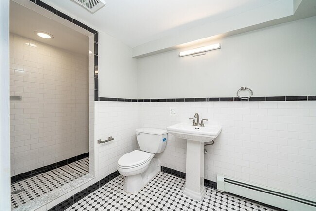 Building Photo - 213 Ogden Ave.