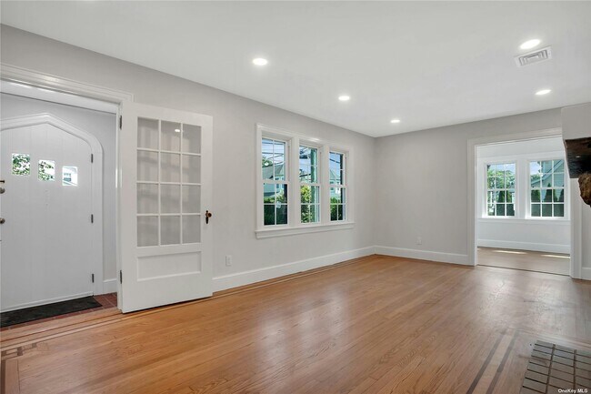 Building Photo - 92 Hillside Ave