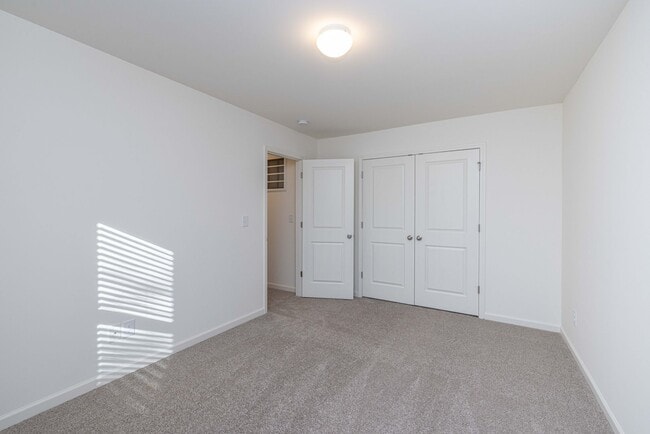 Building Photo - BEAUTIFUL 3bd/2.5bth Paired Home near I-40 and I-77 Georgetown community in Statesville