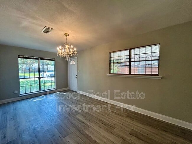 Building Photo - 317 Oregon Ave