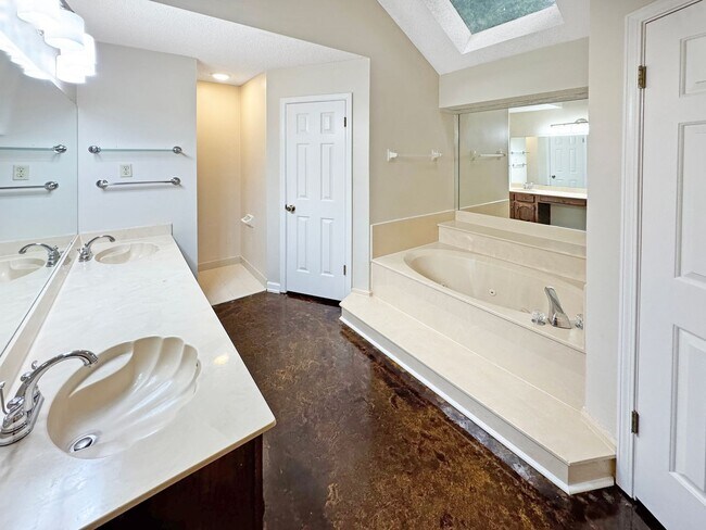 Building Photo - Spacious 3 bedroom 2 bath in Cordova