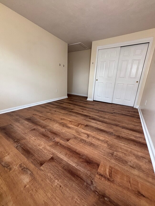 Building Photo - 118 Montclair Ave