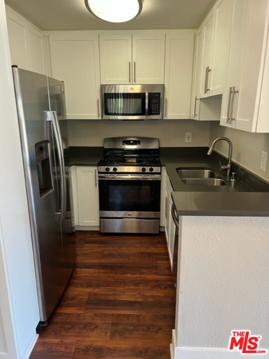 Building Photo - 5916 Las Virgenes Rd