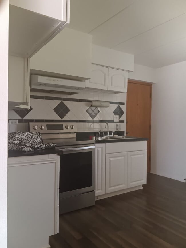 Building Photo - 18204 Exchange Ave