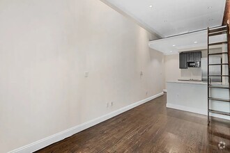 Building Photo - 316 W 14th St