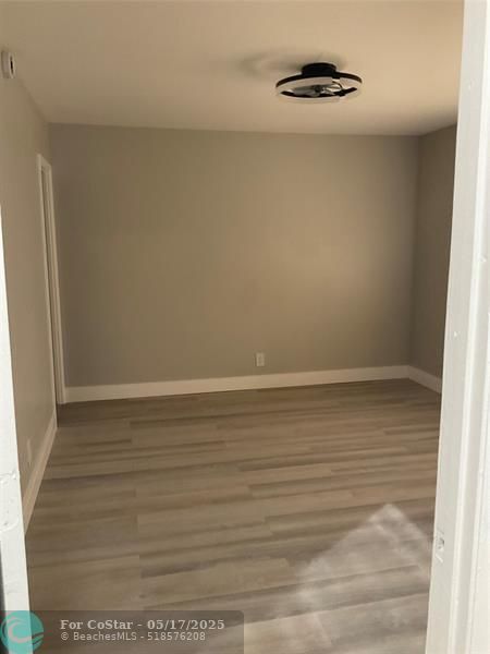 Building Photo - 6101 N Falls Cir Dr