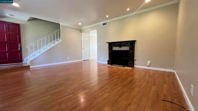 Building Photo - 2828 Royal Ann Ln