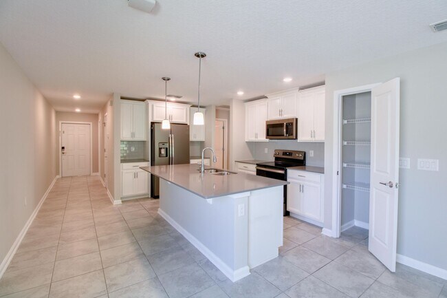 Building Photo - 2873 Black Birch Dr