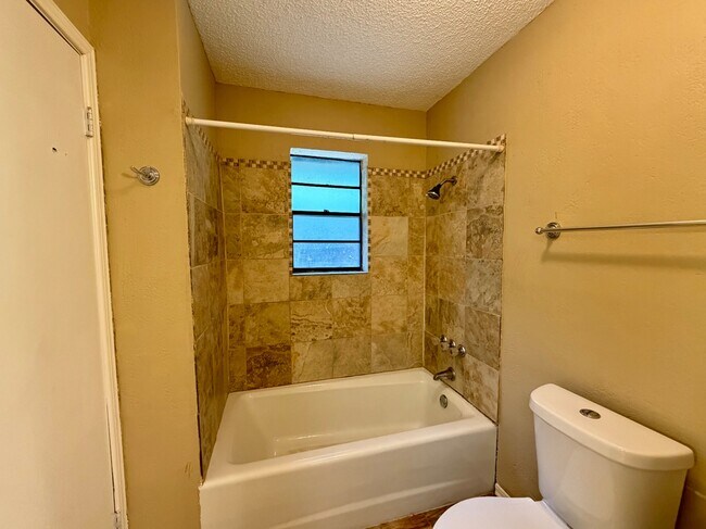 Building Photo - 6612 Crow Cir