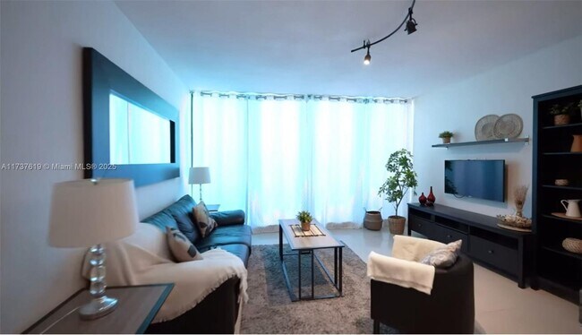 Building Photo - 3505 S Ocean Dr