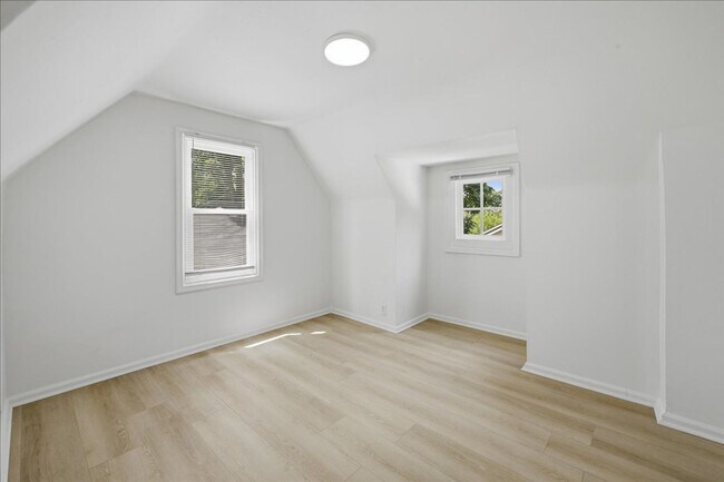 Building Photo - 1511-1511 N Chester Ave