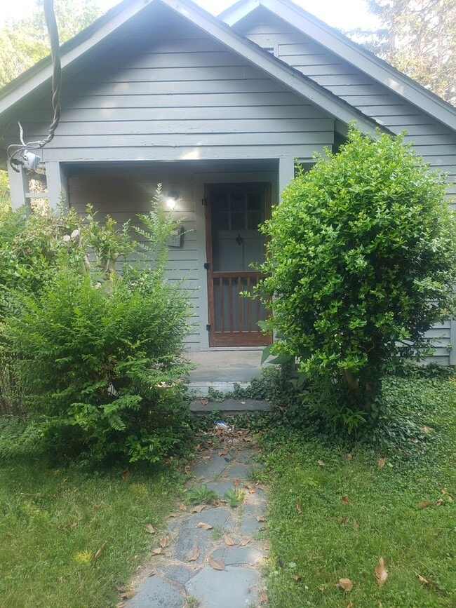 Primary Photo - 448 1/2 S. HAWTHORNE RD.