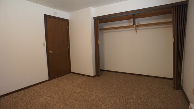 Building Photo - Sonstra Apartments