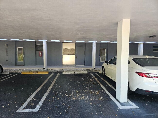 Building Photo - 777 SE 2nd Ave