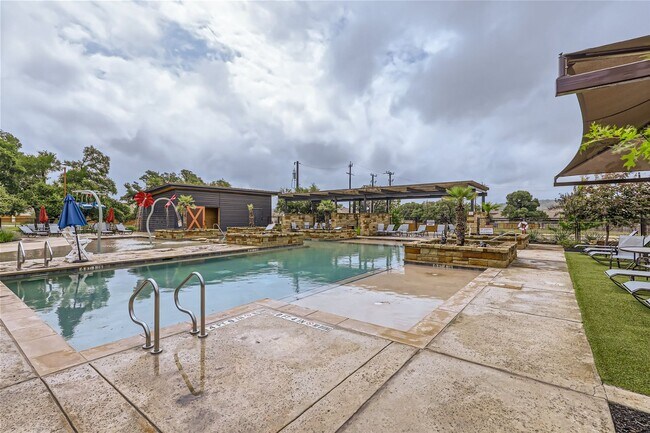 Building Photo - 3 bedroom with office in sought after Copper Canyon Community!