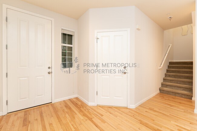 Building Photo - 8322 137th Ct NE