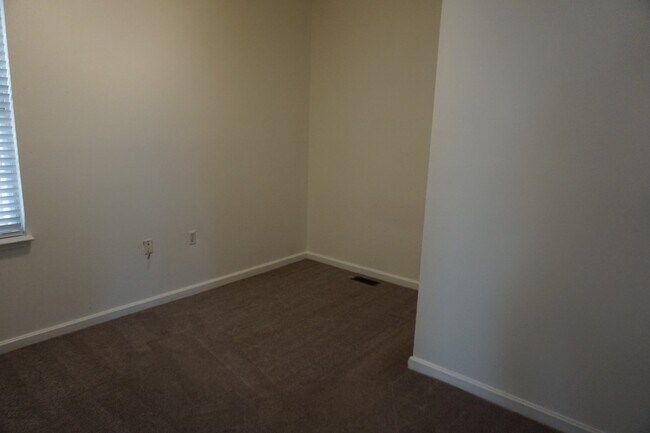 Building Photo - 2BR/1BA Apartment in Downtown Wilmington - Near Brooklyn Arts District - $1,200/Monthly - Pet Fri...