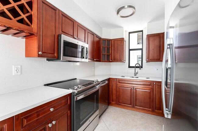 Building Photo - 1000 S Ocean Blvd