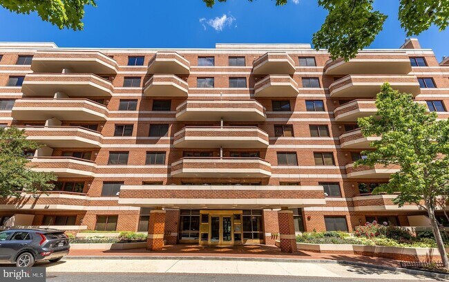 Building Photo - 2301 N Street NW Unit 606
