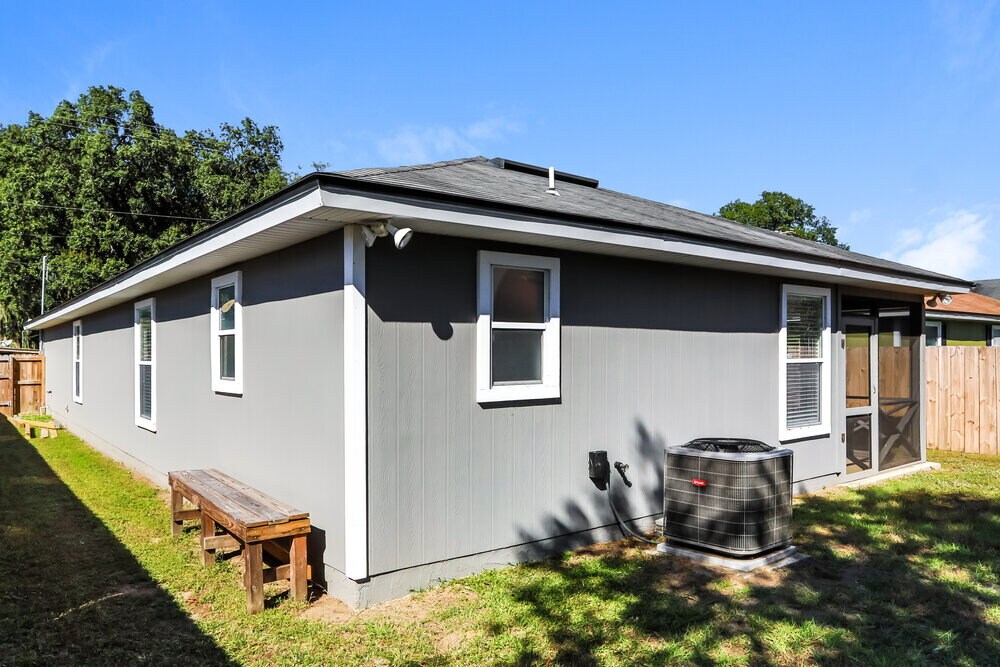 Building Photo - 1409 Forbes St