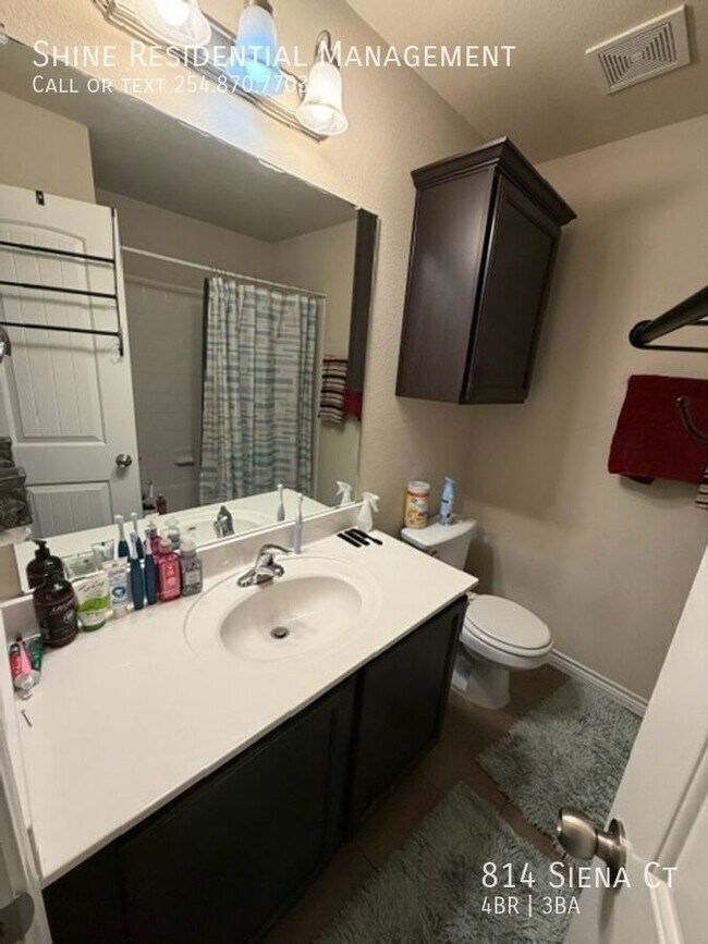 Building Photo - 814 Siena Ct