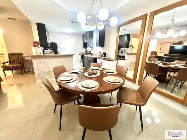 Building Photo - 216 Gilson Rd