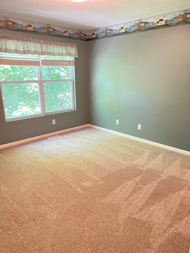 Building Photo - Beautiful 4 bed 2.5 bath 3000+sq ft