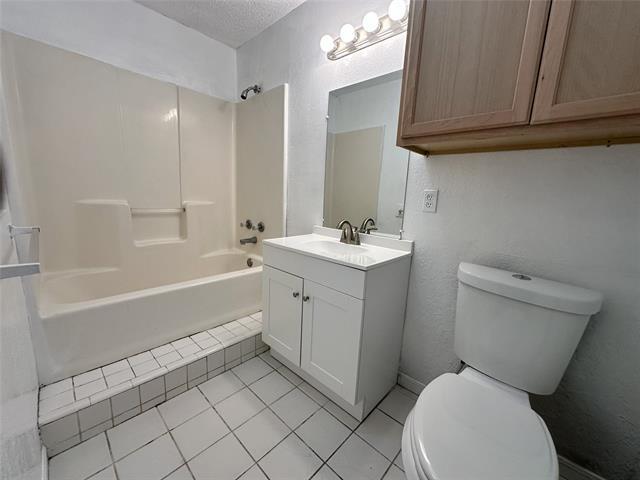 Building Photo - 1111 N Main St