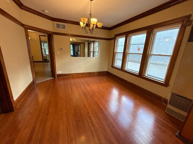Building Photo - 3029 N Christiana Ave