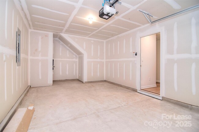 Building Photo - 5155 Hyrule Dr