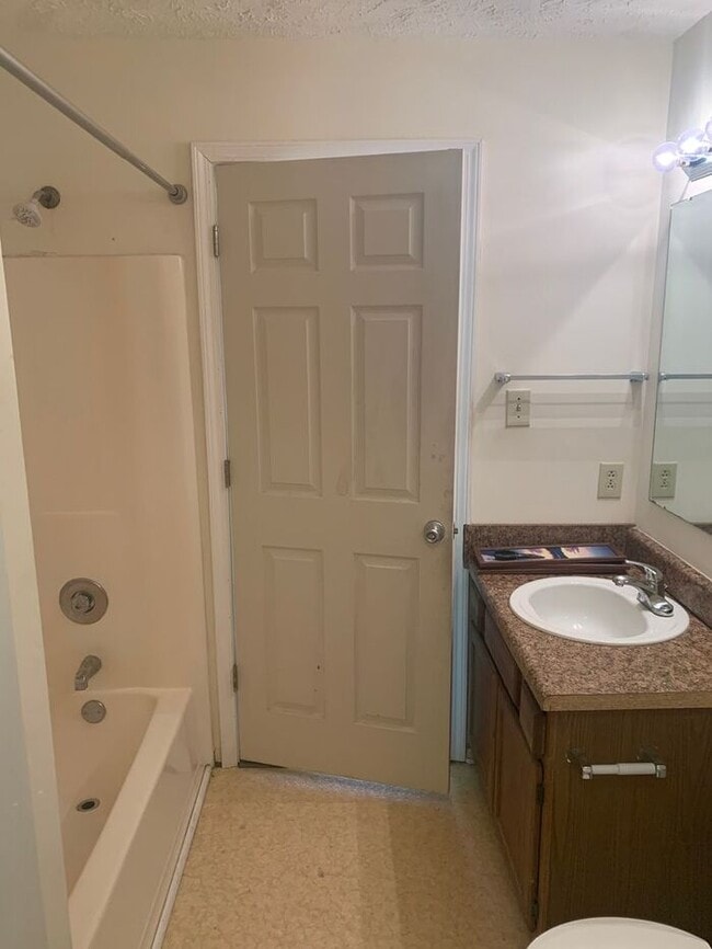 Building Photo - 1820-6 Tryon Drive