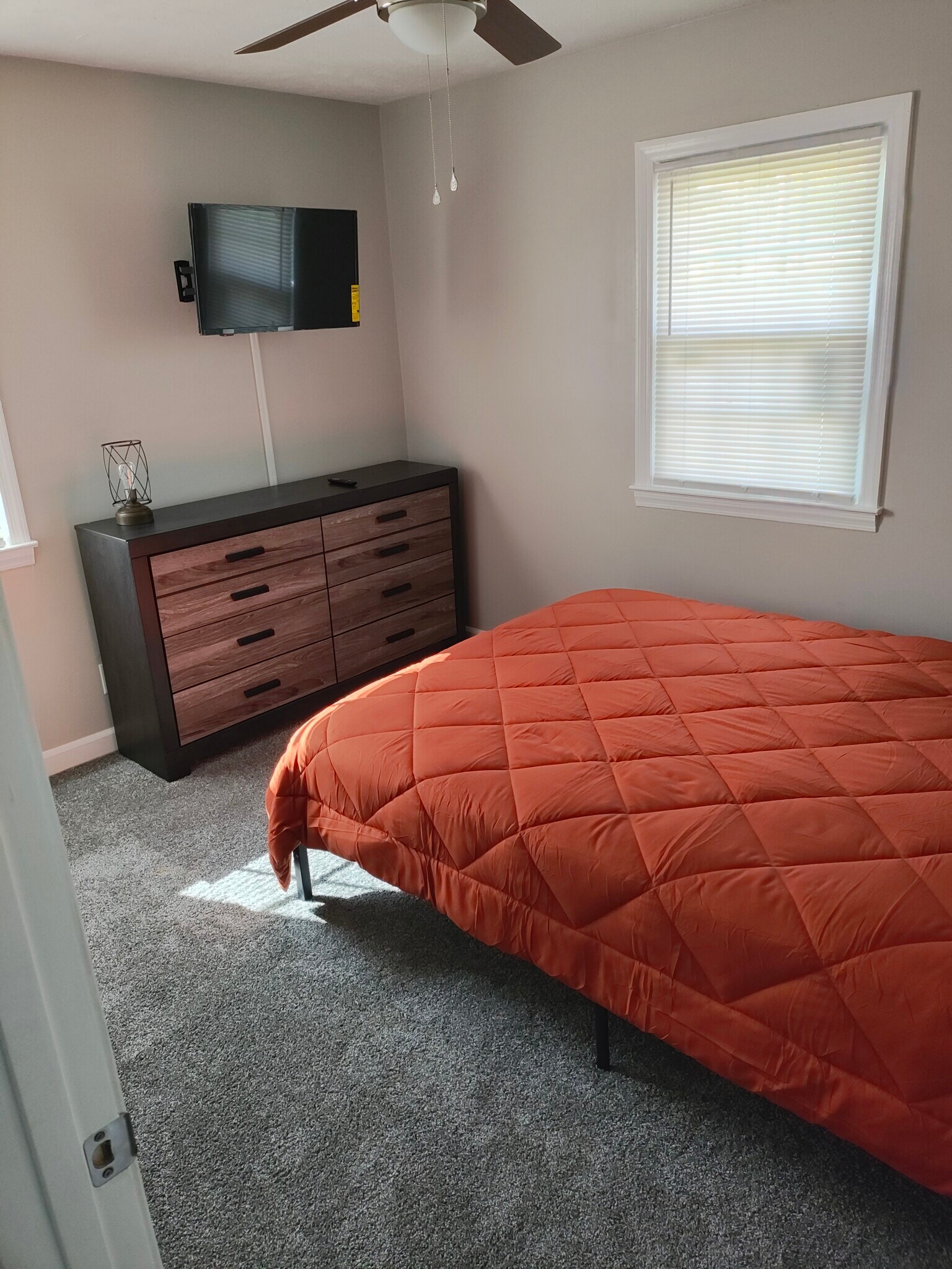 Building Photo - 6231 Lansford Dr