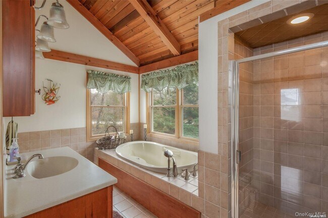 Building Photo - 48 Oakhurst Rd