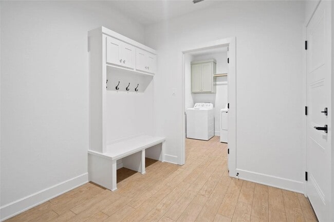 Building Photo - Move-In Ready Kyle Paul Home with Office, ...