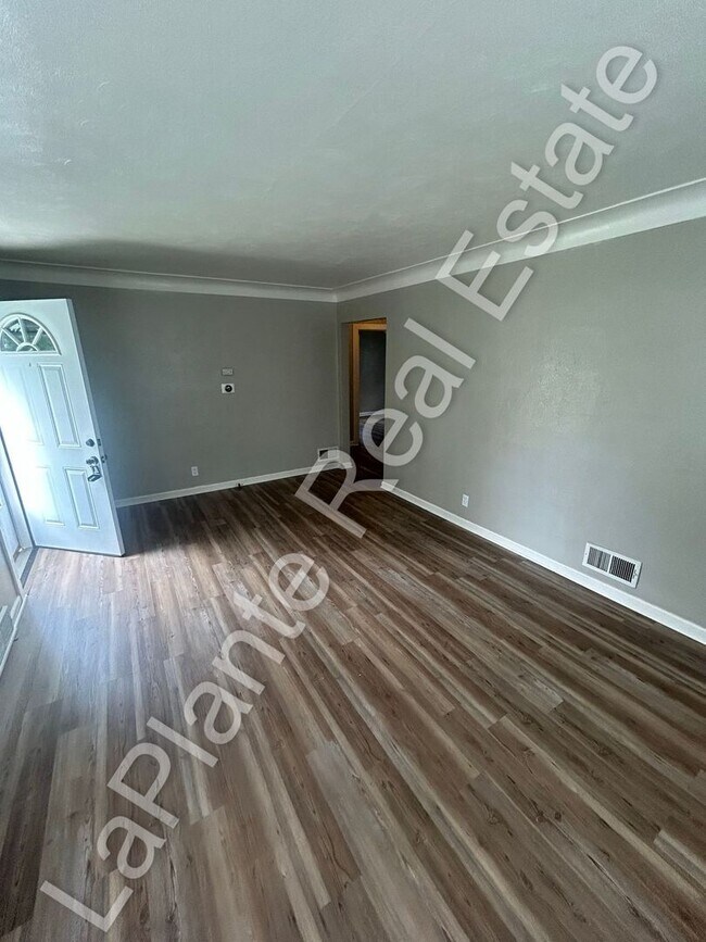 Building Photo - 1235 Glenview Rd