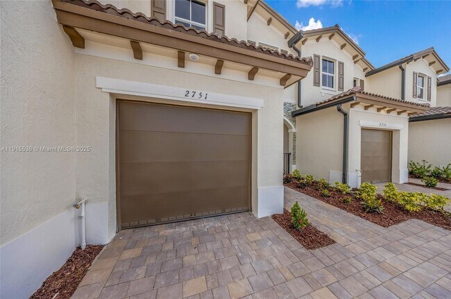 Building Photo - 2751 SE 25th Ave