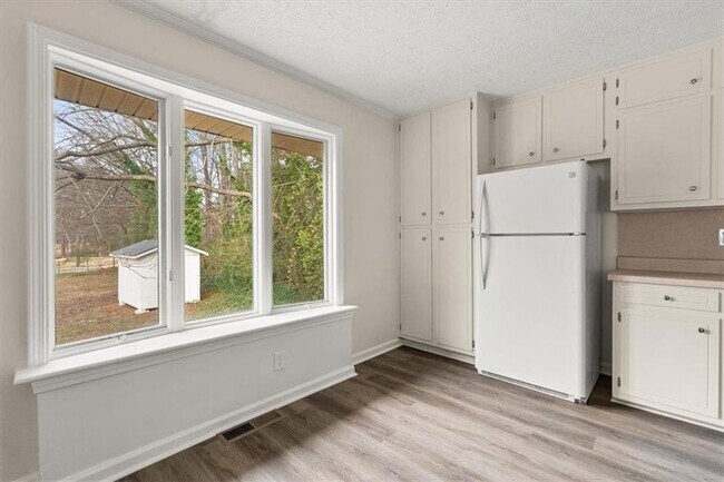 Building Photo - 1451 Belmont Ave