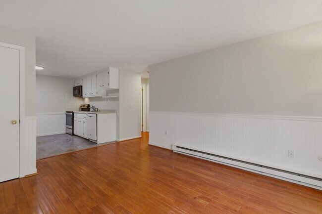 Building Photo - 559 Sagamore Ave