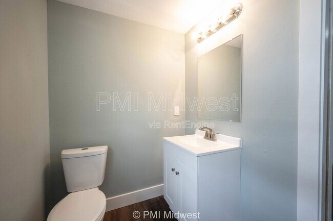 Building Photo - 238.5 N Beville Ave