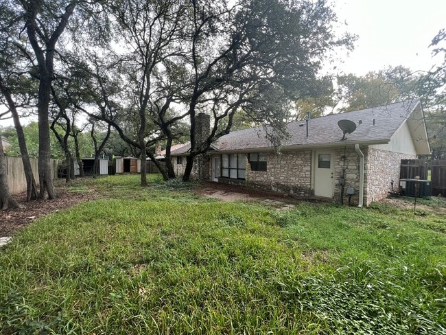 Building Photo - Charming single-story home with 4 bedrooms and 2 bathrooms for rent in neighborhood of Anderson M...