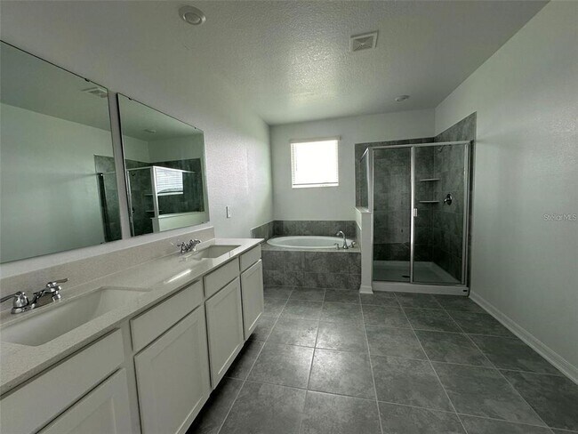 Building Photo - 145 Nine Iron Dr